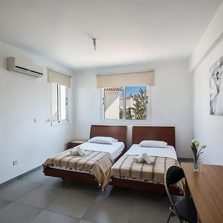 Apartment Apt Pernera Enas - Lovely 2 Bedroom Pernera Apt - Communal Pool - Close To Amenities Protaras