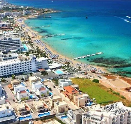 Apt Pernera Enas - Lovely 2 Bedroom Pernera Apt - Communal Pool - Close To Amenities *